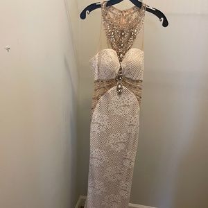 Lace gown - White and dusty pink